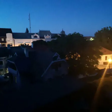 Belvarosi Terasz Apartman Gyula