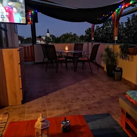 Lägenhet Belvarosi Terasz Apartman