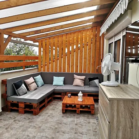 Lägenhet Belvarosi Terasz Apartman